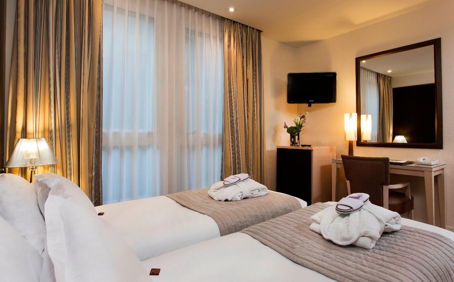 Hotel Le Pera Paris Luaran gambar