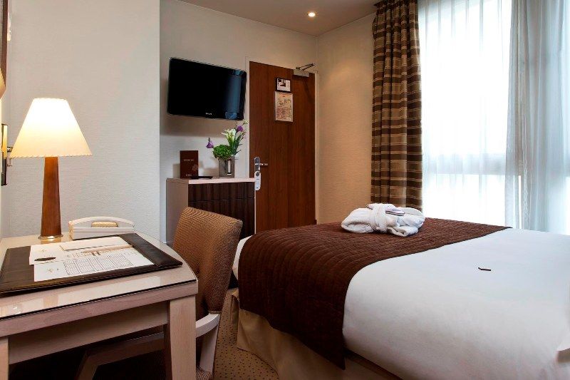 Hotel Le Pera Paris Luaran gambar