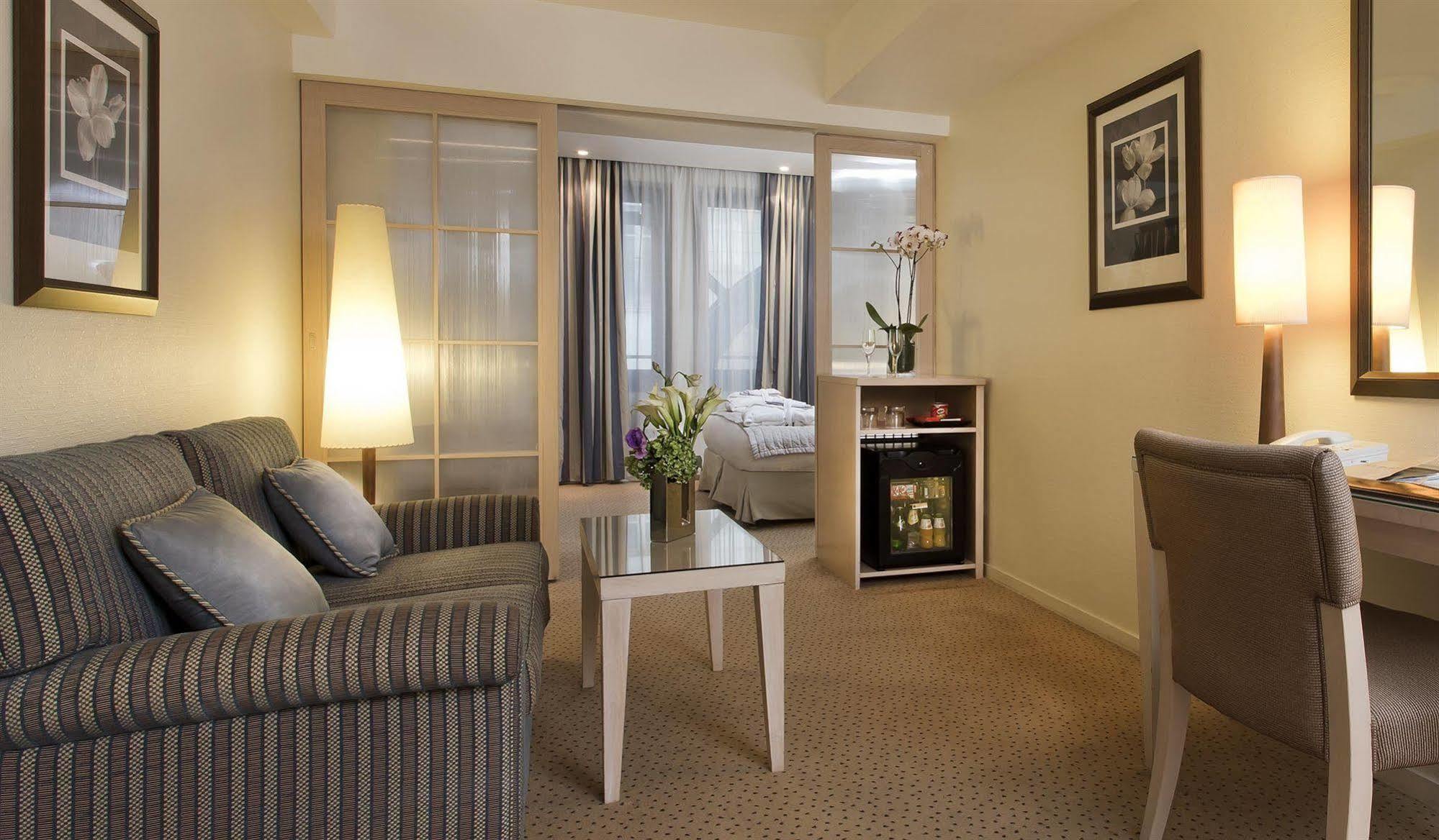 Hotel Le Pera Paris Bilik gambar
