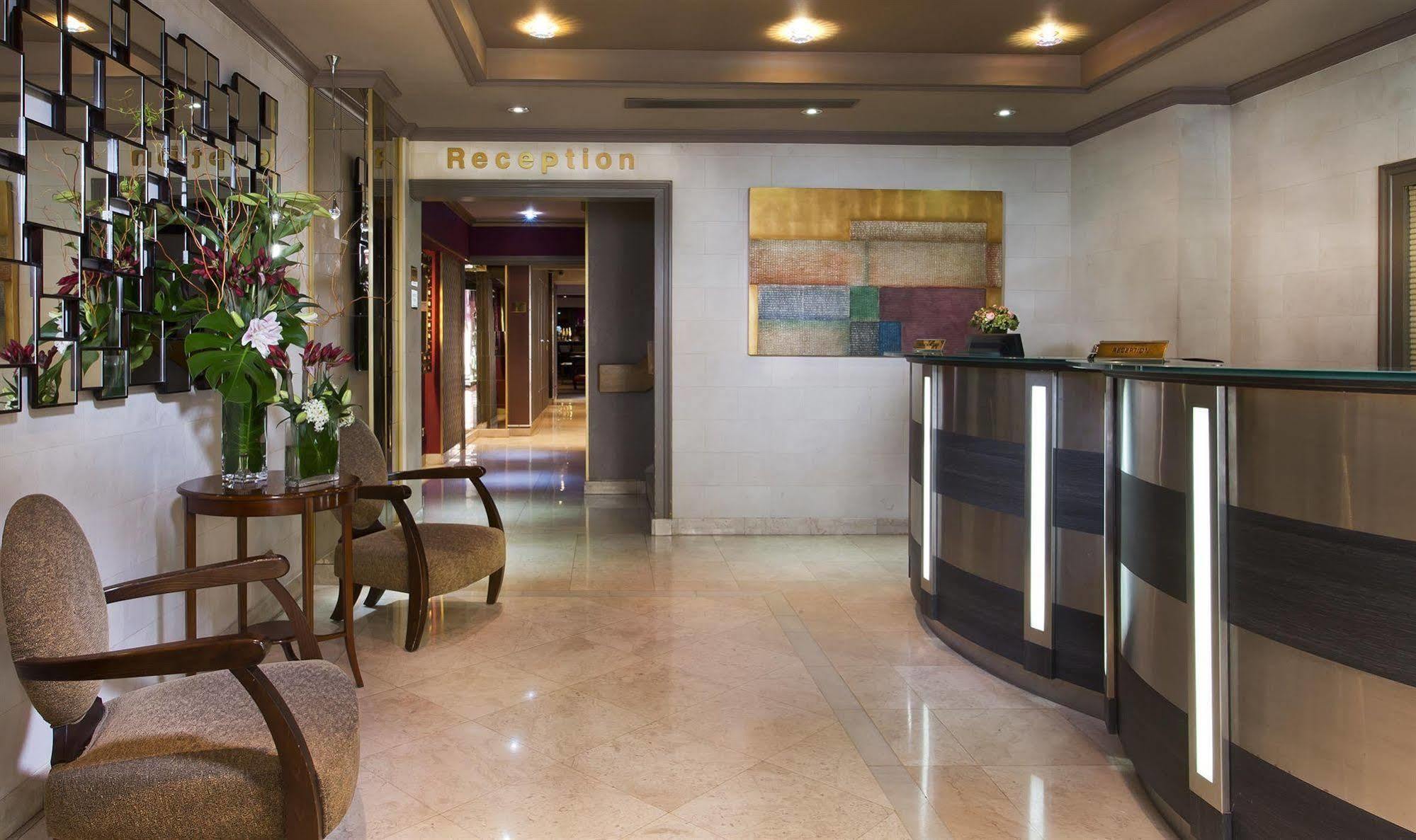 Hotel Le Pera Paris Luaran gambar