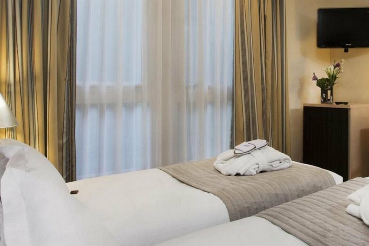 Hotel Le Pera Paris Luaran gambar